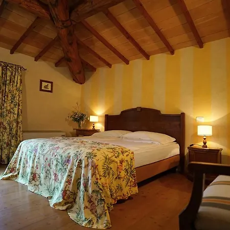 Κατάλυμα σε φάρμα Domus Cariana *